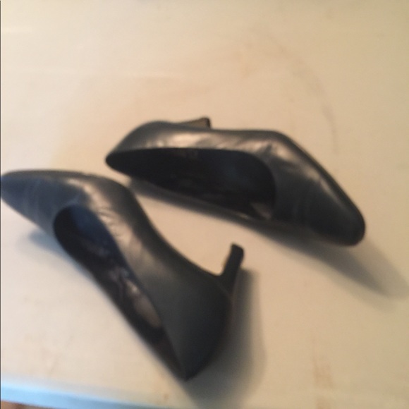 Shoes - Picture 2 of 7